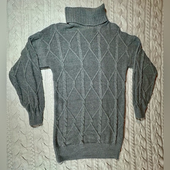Adorable Hollister Turtle Neck Cable Knit Sweater Mini Dress - Picture 5 of 11